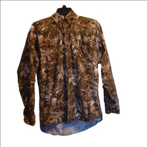 REDHEAD, MENS SIZE SMALL, LONG SLEEVE BUTTON UP, DEER WITH CAMO.